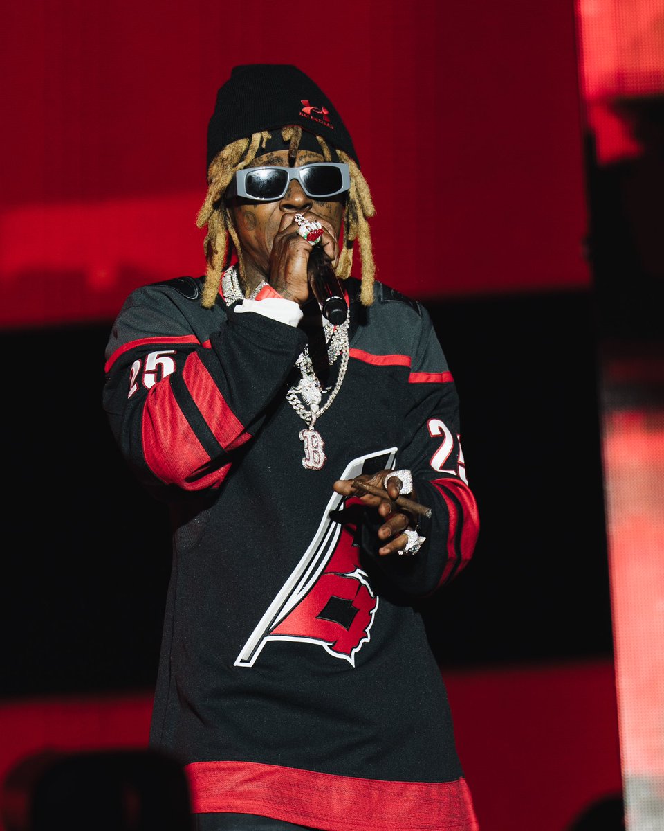 alexxshotthat's tweet photo. Weezy F Baby https://t.co/JFIAN93c8Z