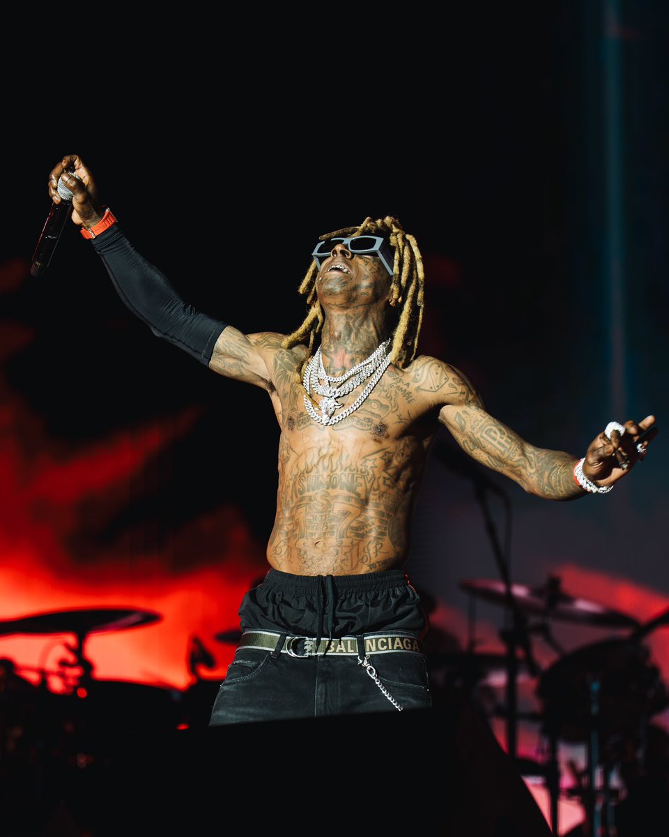 alexxshotthat's tweet photo. Weezy F Baby https://t.co/JFIAN93c8Z