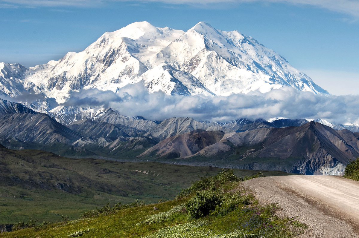 CerfiaFR's tweet photo. 🇺🇸🇷🇺 Il y 158 ans jour pour jour, les États-Unis achetaient officiellement l'Alaska à la Russie pour 7,2M$ (~135M$ aujourd'hui). Sa valeur est aujourd'hui inestimable en termes économiques et stratégiques.

La bonne affaire 🐀 https://t.co/Cukw02zu49