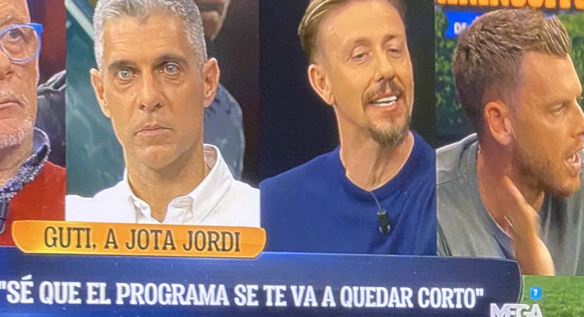 Ahora a ver qué dicen los que siempre critican a <a href="/Lucasvazquez91/">Lucas Vázquez</a> 
Es imprescindible por favor.
Y <a href="/fedeevalverde/">Fede Valverde</a> al centro del campo.
<a href="/realmadrid/">Real Madrid C.F.</a> 
#chiringuitoMadrid 
<a href="/GUTY14HAZ/">JOSE MARIA GUTIERREZ</a> que grande eres!!!
<a href="/JLSanchez78/">José Luis Sánchez 🇪🇸</a> 👏🏻👏🏻👏🏻