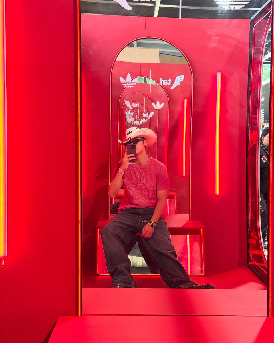 Ares, rest (@min9yukx) on Twitter photo 