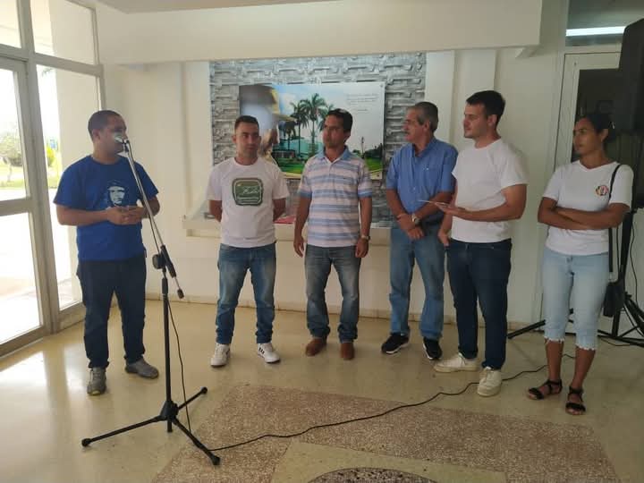 UJCMayabeque1's tweet photo. Hoy el #Biocen en #Bejucal suma a los lauros conquistados por su Comité UJC la condición #SiempreJoven. 

El acto estuvo presidido por el Segundo Secretario del Comité Nacional y el Primer Secretario del PCC en el municipio donde radica la instalación. https://t.co/UURj5vbLap