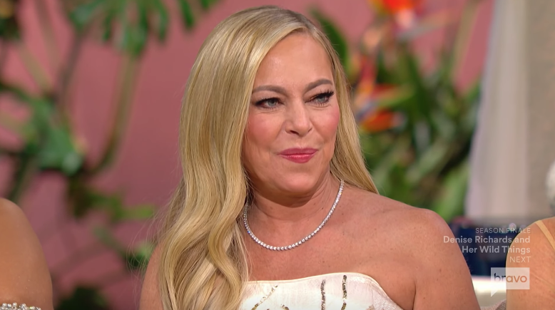 queensofbravo's tweet photo. Dorit: "You haven't said 2 words since you've been here. The person that was in the season, who was so vicious, with the beady stare, that you wants to go low... Where is she? She didn't come today? 'Cause *this* person is not genuine."

Dorit absolutely cleared! #RHOBH https://t.co/3AqT7jesuw