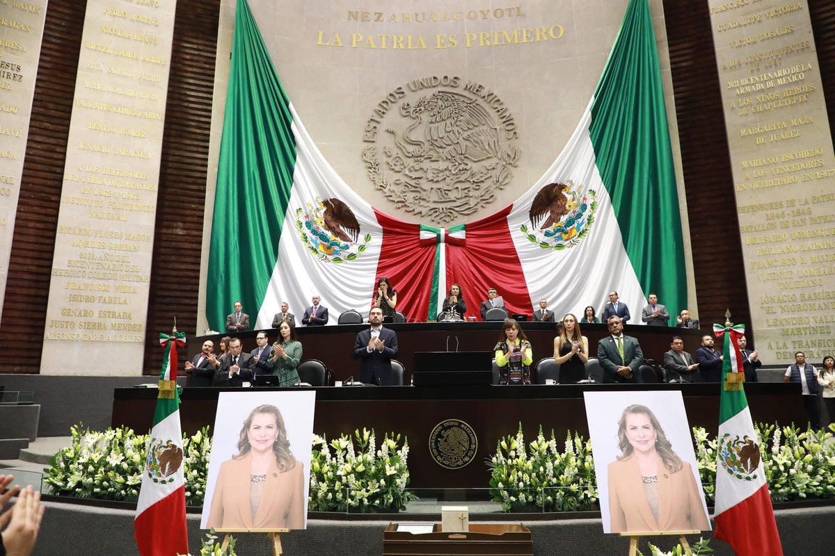 julioc_moreno's tweet photo. En la @Mx_Diputados despedimos con profundo respeto a nuestra compañera María del Carmen Pinete Vargas. Una mujer comprometida, íntegra y con una vocación de servicio que deja huella.

Su memoria y legado seguirán presentes en nuestra labor diaria. Descanse en paz. 🕊 https://t.co/JHaGgWF0LL