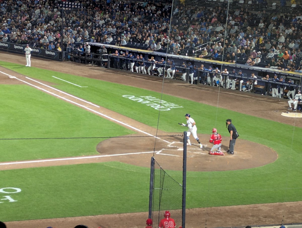 Cindy E ⚡️💙⚡️⚾🏒🏉🏉 tweet media