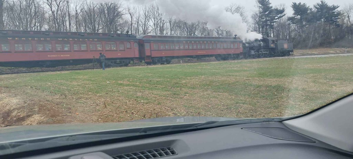 norfolk475's tweet photo. Anyways have some pics of me railfanning.

me reveal yay!!! https://t.co/fBvrGidqks