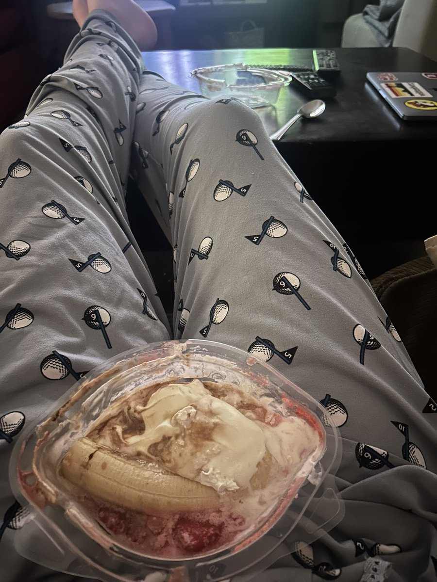 MarshDick12324's tweet photo. No one is doing it like me #bananaSplit #YeahIDidThat https://t.co/wONQiOGTDB