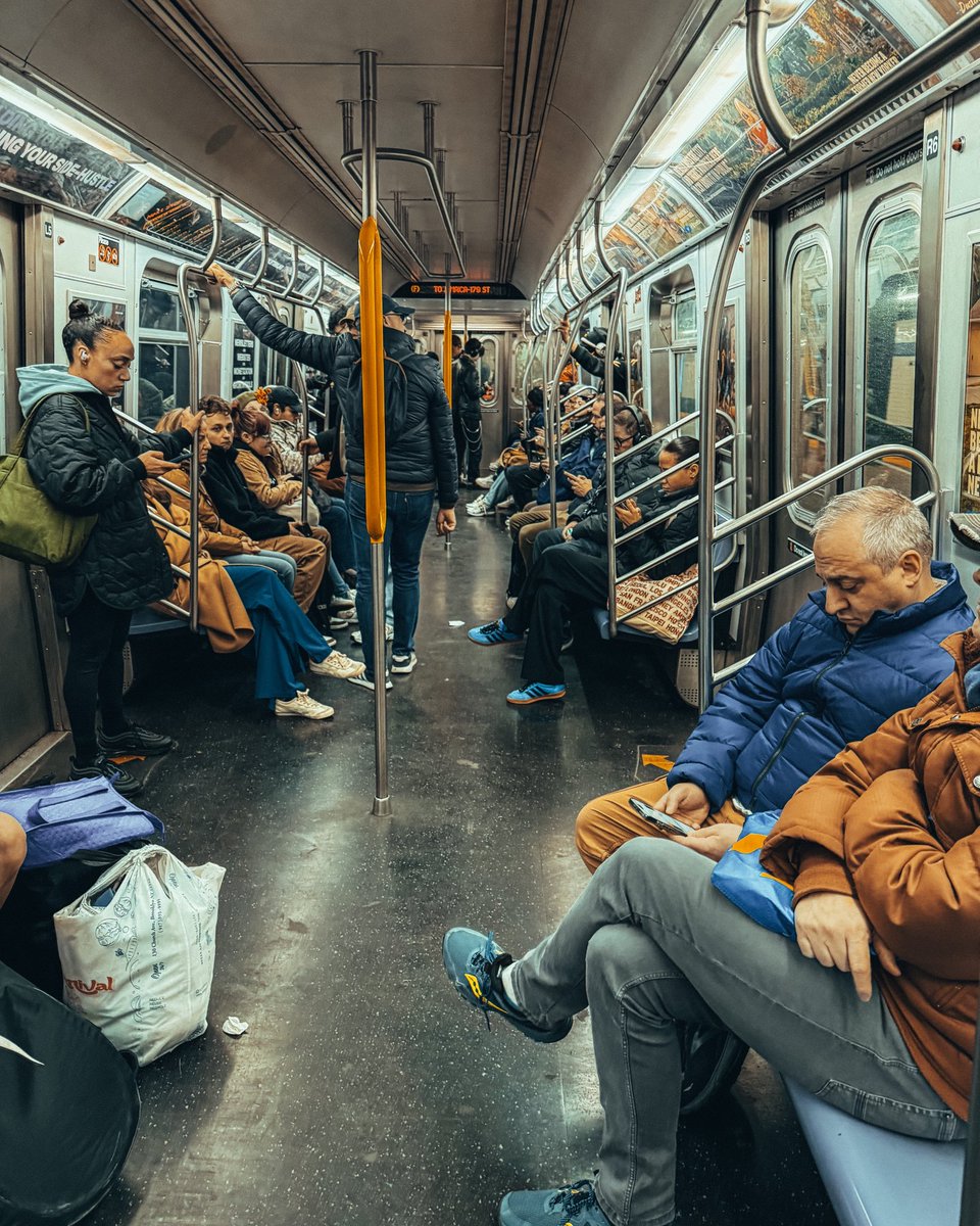 _blizzi's tweet photo. On the move 🚊🚶🏽
.
.
.
.
.
Follow me on IG @_blizzi

#nyctones #moody_tones #tonesofnyc #moodygram #what_I_saw_in_nyc #nycprimeshot #agameoftones #ig_nycity #newyork365 #ny_shooters #travelnyc #likenewyorkcity #newyork_feature #nycprimeshots https://t.co/SVBi7y3nxu