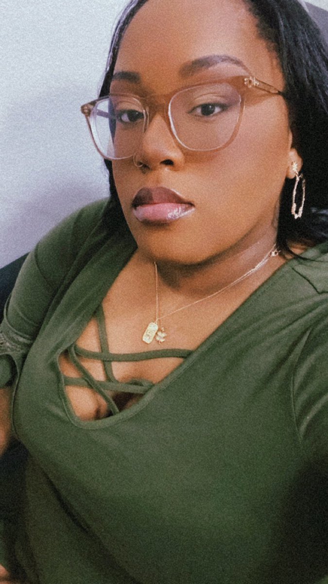 thepauladee_'s tweet photo. Turned 30 a few weeks ago ☘️🫶🏾 https://t.co/mxMvMDFpfj