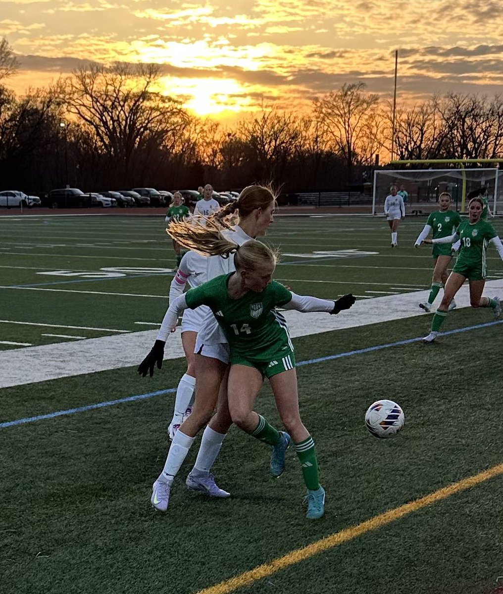 YorkAthletics's tweet photo. Girls’ Soccer
vs. DGN
Varsity won 3-1
JV won 5-0
Nice job Dukes! https://t.co/U38NIPHz2C