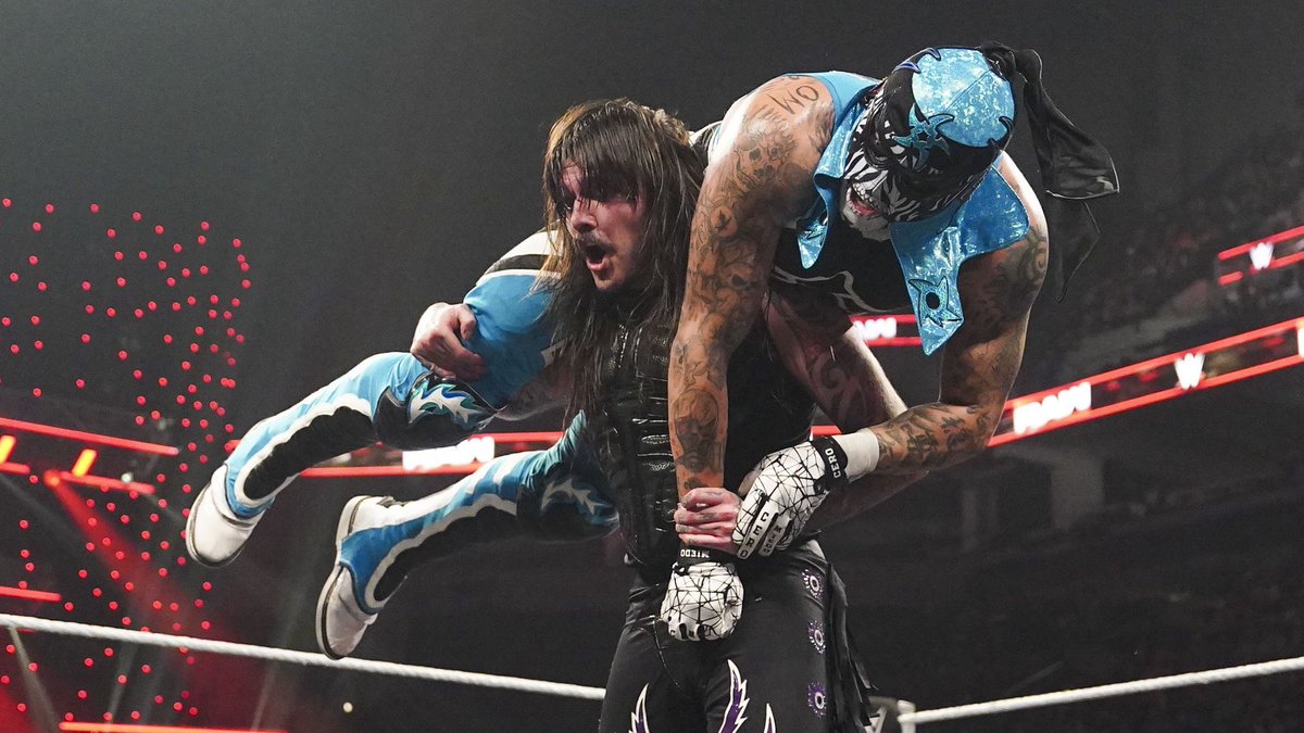 NewFlowNewFuego's tweet photo. But like always there has to be something in my damn eye that distracted me from winning. That’s all it was. It’s okay. I’ll get my get back against him and Bron at Mania. https://t.co/676HCxhMfe