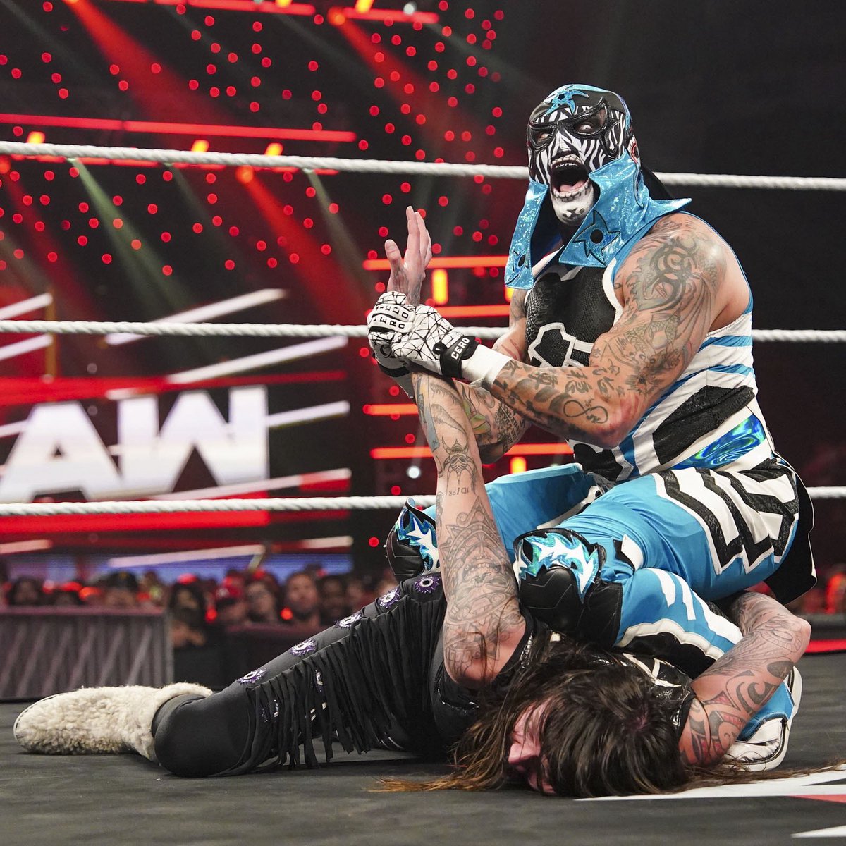 NewFlowNewFuego's tweet photo. But like always there has to be something in my damn eye that distracted me from winning. That’s all it was. It’s okay. I’ll get my get back against him and Bron at Mania. https://t.co/676HCxhMfe