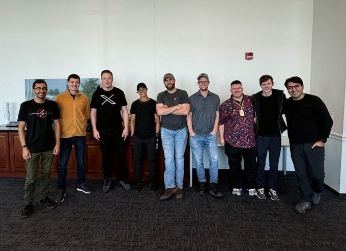 RedLineReportt's tweet image. Elon Musk's team have been doing an amazing job, and I'd love for y'all to say Hi 👋🏻 to them