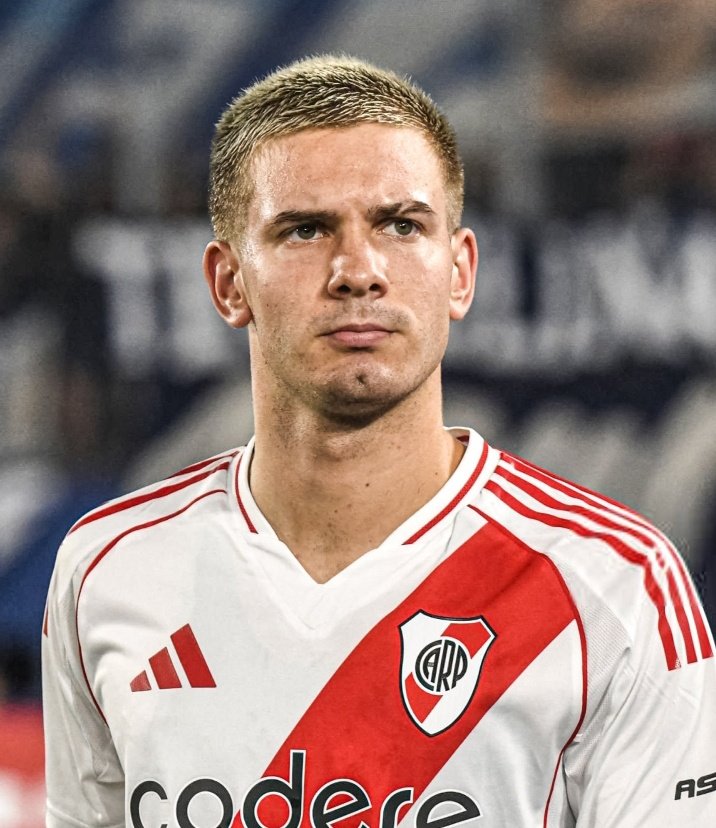 Si no me pegue un corchazo todavia es gracias a Mastantuono 

El mejor jugador de River es un pibe de 17 años