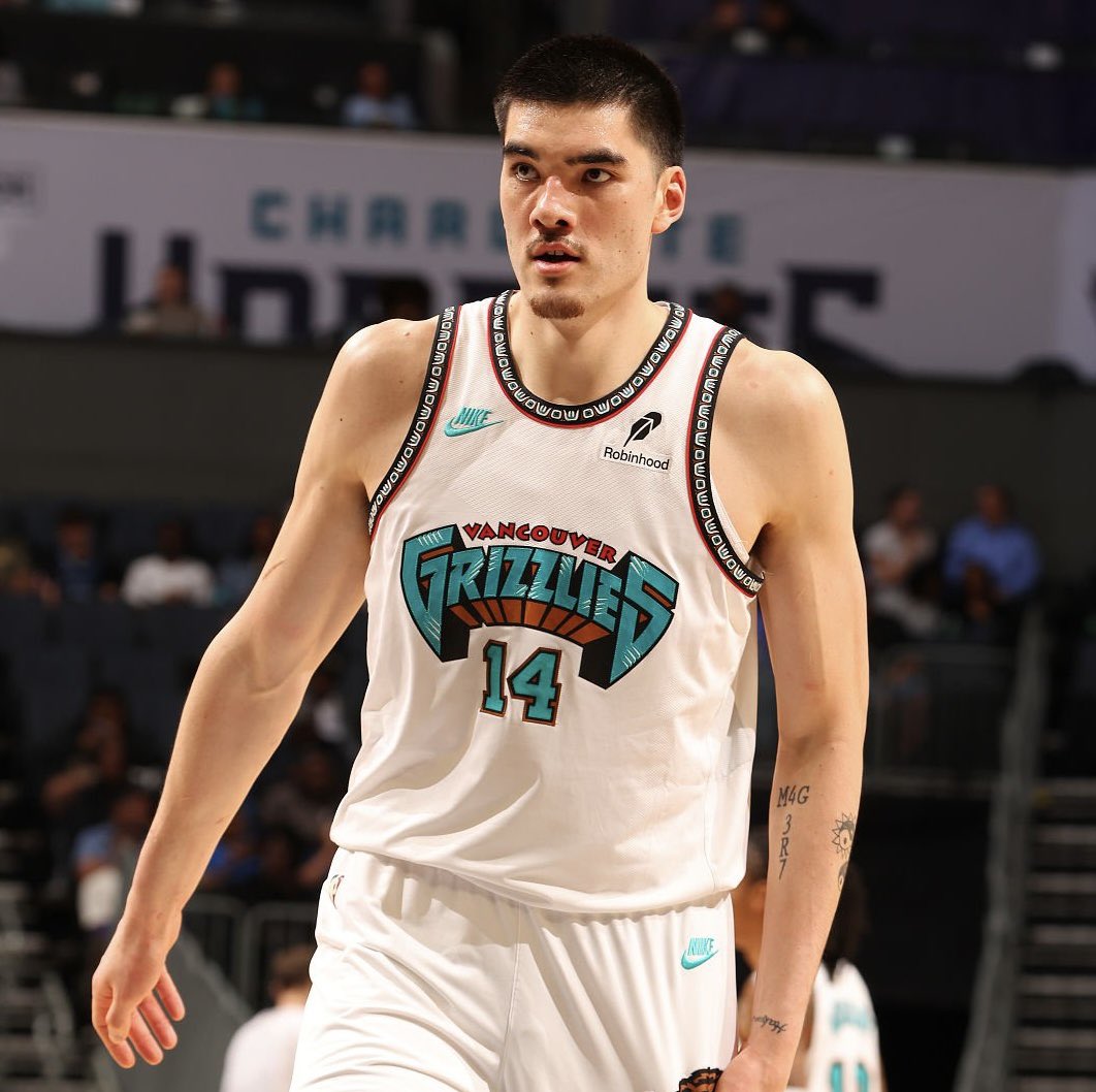 PolymarketHoops's tweet photo. Zach Edey is the first rookie to have 40+ REB over any two-game span since Shaq in 1993. https://t.co/pj7tmpfAcX