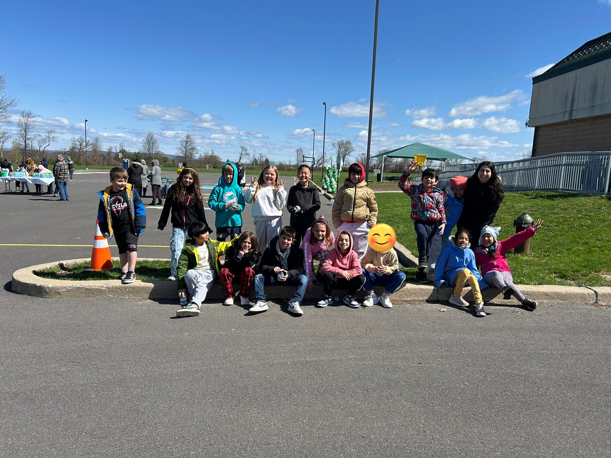 We braved the cold and had great time at the Walk-a-Thon! <a href="/CopperHillES/">Copper Hill</a>