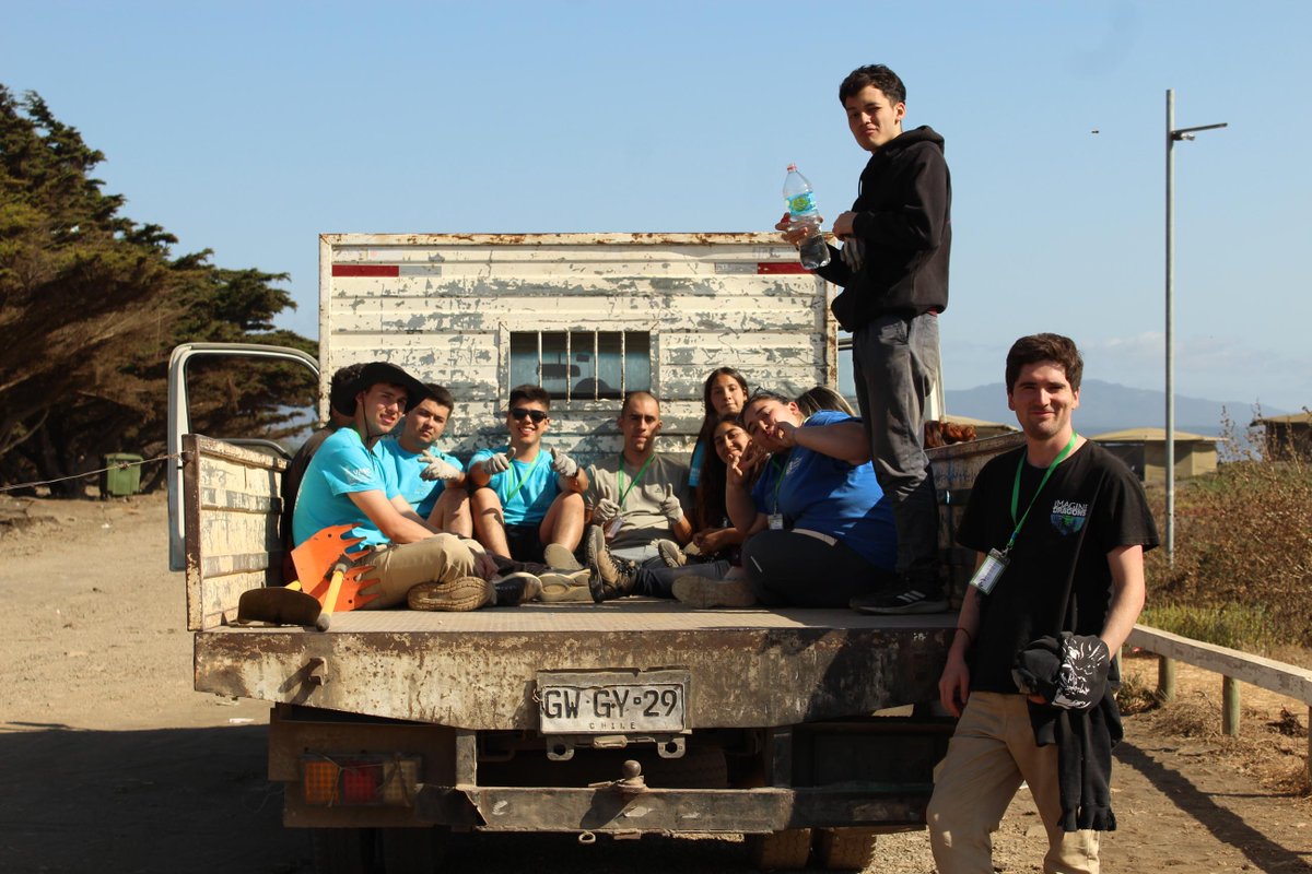 Estudiantes U. de Chile revitalizan Chanco con trabajos voluntarios FECh 2025: Durante diez días, realizaron múltiples actividades comunitarias, fortaleciendo el vínculo entre universidad y territorio. Revisa el reportaje <a href="/VaecUchile/">Vaec</a> y la noticia en: uchile.cl/u226981