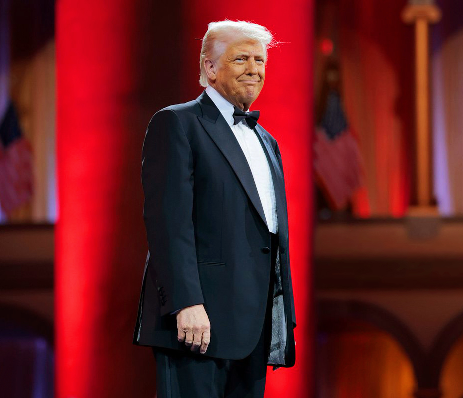 LOOK AT THAT HANDSOME YOUNG MAN!!!😎🇺🇸😍😍😍