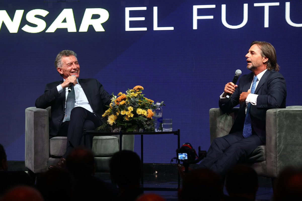 proargentina's tweet photo. Conversatorio de presidentes: @mauriciomacri y @LuisLacallePou en la cena de @fpensar. https://t.co/t1mTkE8NgT