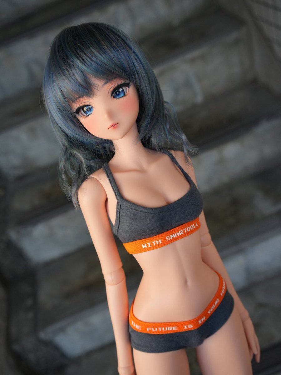 therealmoftoys's tweet photo. @SmartdollLand Her please!!! https://t.co/WKp0BpQsXY