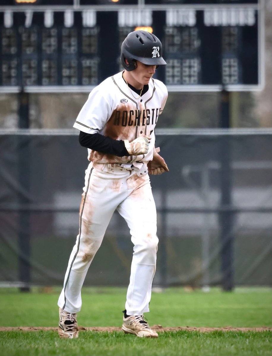 Zebras move to 3-0 with a big 10-0 win over Glenn! All around great team win! 

Zebras are back in action this Friday night against Bluffton for a 7:30 first pitch to kick off the Howard County Classic! 

#zebrabaseball