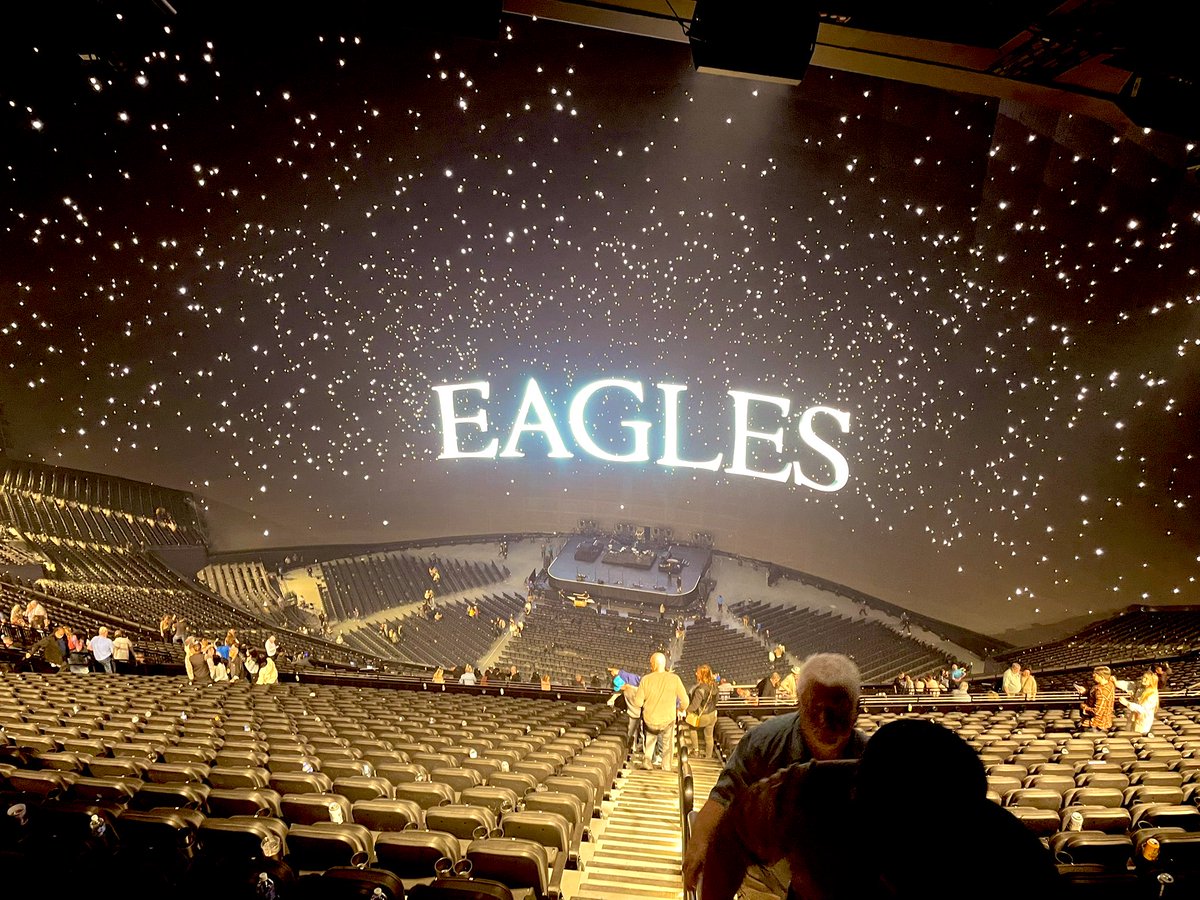 Caught the Eagles at the Sphere in Vegas this past weekend—what an experience/once-in-a-lifetime opportunity. Still got the fastball! 🐐💪