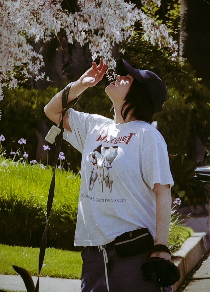 billie ★ tweet media