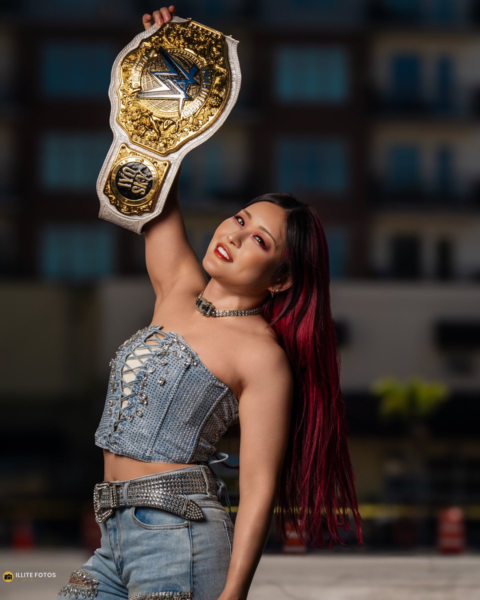 Iyo_SkyWWE's tweet photo. 11 DAYS LEFT TO #WrestleMania 🩵✨

#IYOSKY #DamageCTRL #RAWonNetflix #WWERaw 
Photo by @iLLite_Gaming https://t.co/5U0xiRQrzi