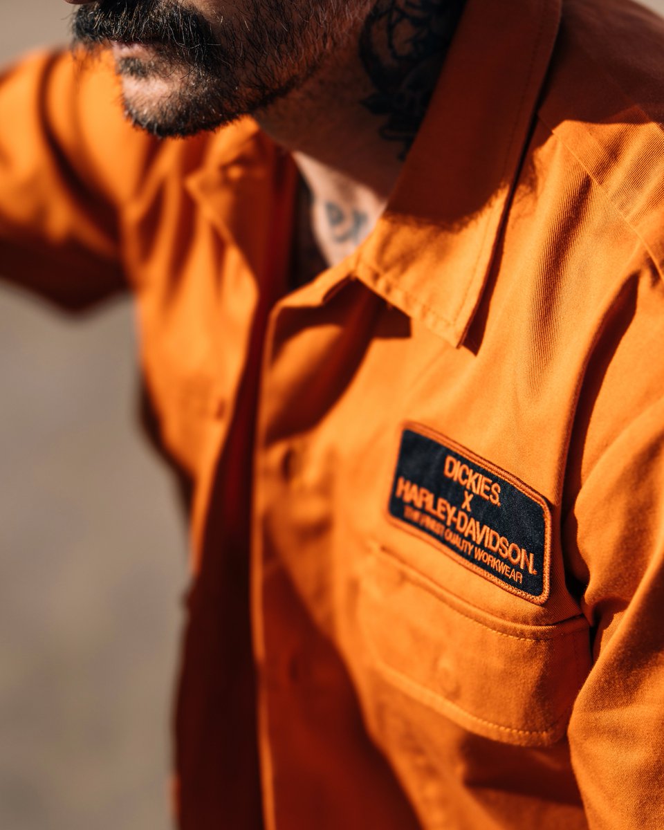 dickiesjp's tweet photo. DICKIES × HARLEY-DAVIDSON

大胆になって快適さから抜け出し、この素晴らしき世界で呼吸しながら、美しさと混沌を満喫しよう。あなたは生きるために生まれてきたのだから。

ディッキーズとHarley-Davidsonの限定アパレルコレクションを手に入れよう: https://t.co/UWpspnY2pM

取り扱い店舗：
Dickies公式オンラインショップ
Dickies大阪梅田HEP FIVE

＊一部商品はオンライン限定です。