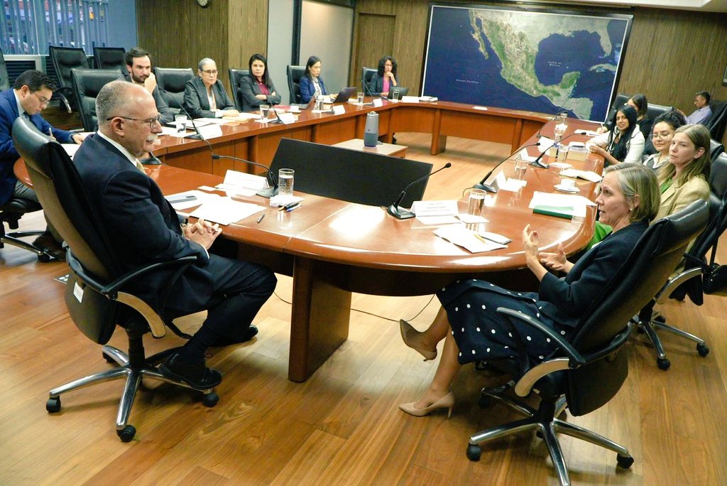 JulioBerdegue's tweet photo. 1⃣Hoy recibí en @Agricultura_mex a la embajadora de @UKinMexico, @SusannahGoshko y a su equipo. Acordamos fortalecer la cooperación México🇲🇽-Reino Unido 🇬🇧 en materia agroalimentaria, con enfoque en sostenibilidad, innovación, cambio climático, ganadería sanidad animal y vegetal. https://t.co/FtsBnKJKgC