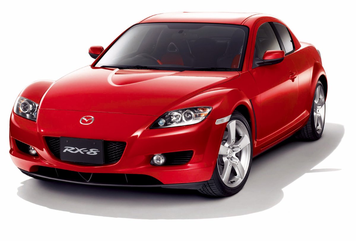 Mazda_PR's tweet photo. ◇#マツダの歴史◇​
22年前の4月に発売した #RX8🚗

当時、環境性能と動力性能を高次元で両立した新型ロータリーエンジンを搭載。フリースタイルドアを採用し「4ドア・4シーター」という新しいスポーツカーを提案しました✨

RX-8との「思い出」や「推しポイント」を、ぜひリプライで教えてください！ https://t.co/1Xlst9skLN