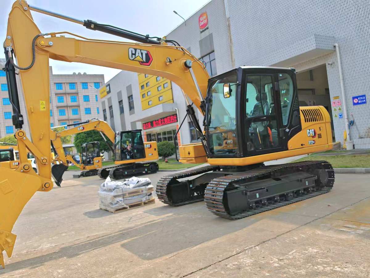 HumphreyHwang's tweet photo. Get unbeatable power and reliability—order your Caterpillar excavator today! https://t.co/UHo5eVQMNb