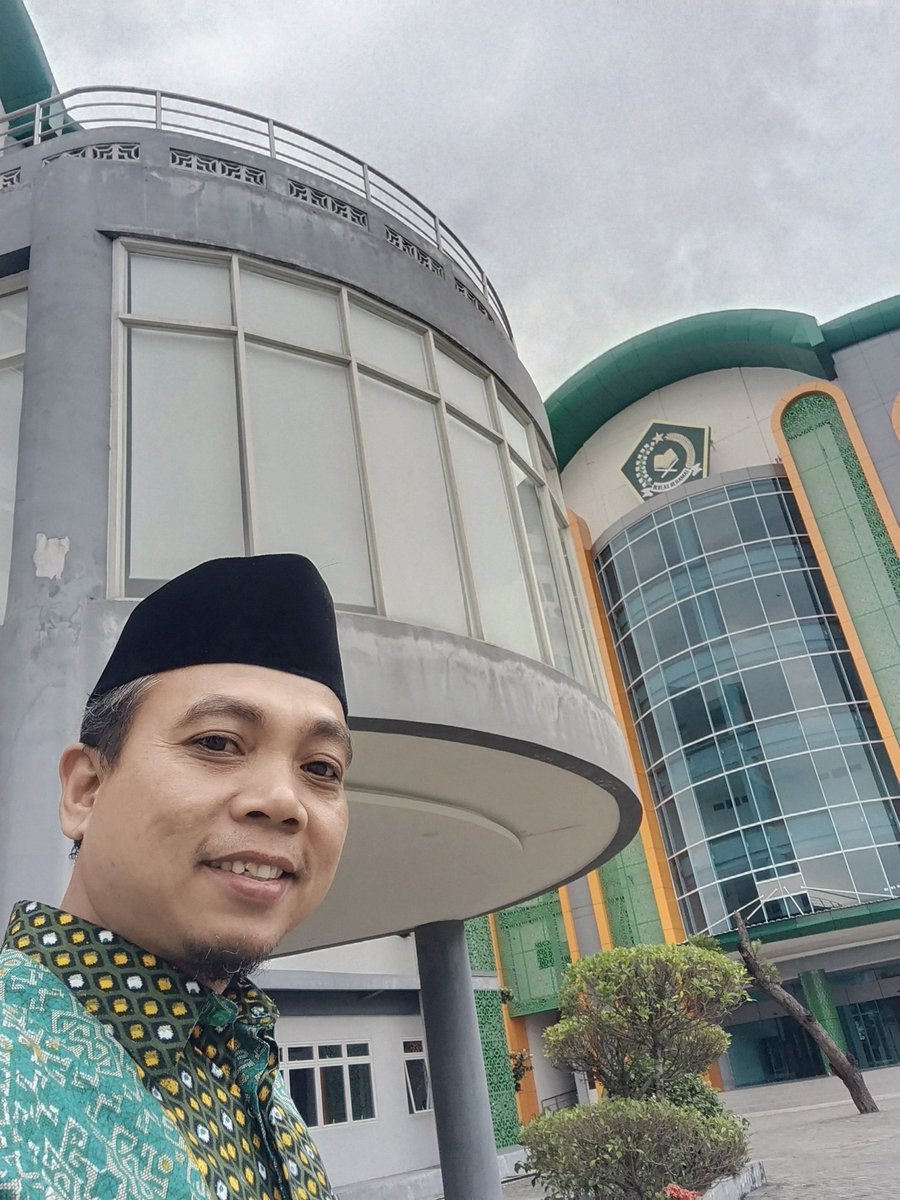 FarisRamadan's tweet photo. Kembali di Kampus Ijo... UIN SATU Tulungagung
#sarwosae #kangsyarif #uinsatu https://t.co/VsybWvhcIZ