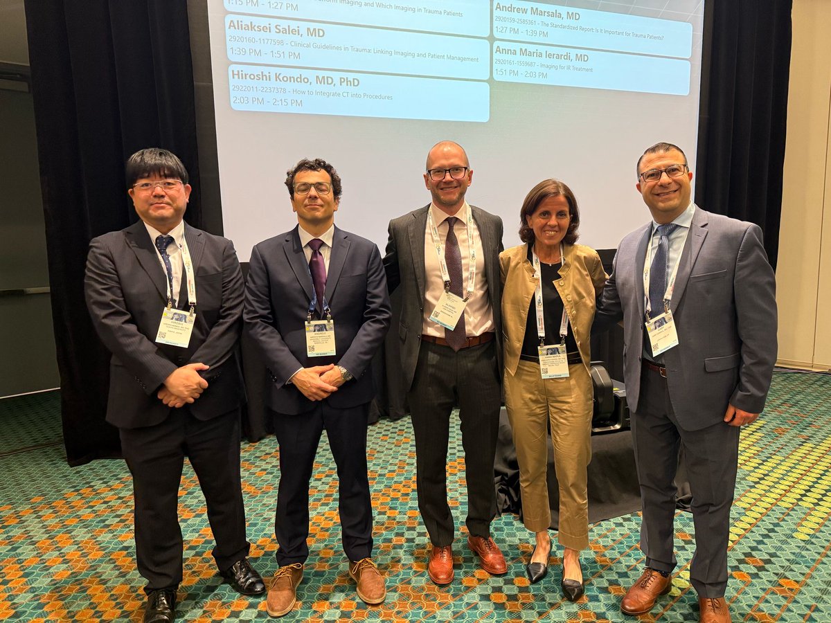 uab_ir's tweet photo. Awesome showing with UAB IR 🐉 at #SIR25NASH  Double digit faculty lectures, multiple posters presented by superstar residents, a reunion with alums and an OG, and of course a light up cowboy hat 🤠 @thefibroidlady @ajgunnmd @kavikrishVIR @JunaidYRaja @parkhurst42 @junjian_huang https://t.co/RwxLOJ1uO0