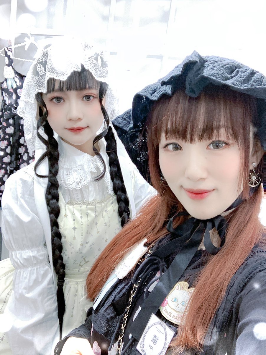 PrincessDollaya's tweet photo. 🎀PDenne綾Snap🎀
モデルの赤莉かえちゃんと💕💕
綾はわたみあネコちゃんワンピース🐈✨
かえちゃんはわたつもワンピース(白昼夢)🌃💗
#PDenne
#メアリ
#PrincessDoll
#rougeligne
#SweetCastlePD
#ロリータ
#ロリィタ
#ロリータファッション
#ロリィタファッション
#原宿ファッション https://t.co/9DGWhN3cBK