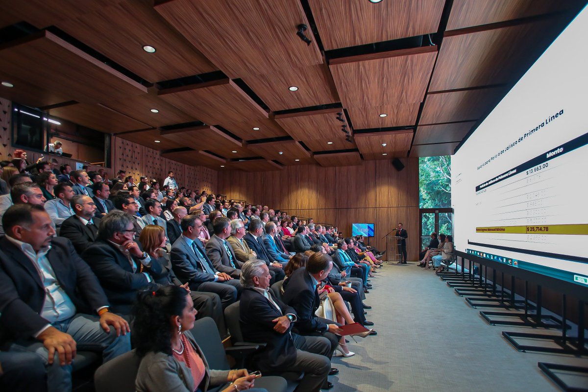 Acompañé al gobernador de Jalisco, <a href="/PabloLemusN/">Pablo Lemus Navarro</a> en el lanzamiento de la estrategia Crecer Al Estilo Jalisco, Agenda de crecimiento y desarrollo económico 2024-2030, un proyecto que comparte nuestra visión en Zapopan de impulsar la innovación, el talento, el emprendimiento y ser