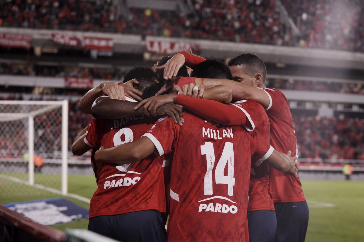 Juntos.

#TodoRojo 🔴