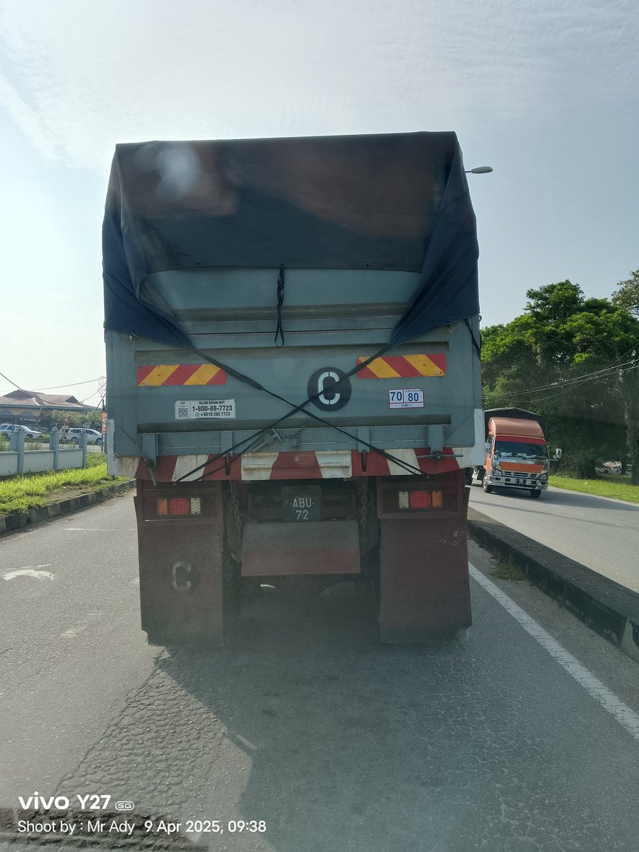 adyhashim's tweet photo. @JPJ_Malaysia maaf nak bertanya.. standard tinggi lori mmg mcm ni ke..? Lokasi jalan Permatang Tinggi, Simpang Ampat, Pulau Pinang https://t.co/jD3S9N01CA