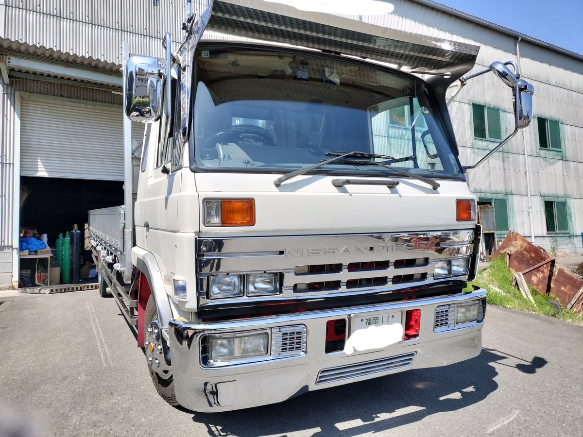 bonokoubou's tweet image. きゃー😍😍😍
何年ぶり！？久しぶりに来ていただきました♪コンドルっ？🤣🤣

テンション爆上がり🤣🤣🤣
綺麗よねー！！しかも2桁ナンバー！！

ずっと大切に35年乗ってるんだとか、すごいよね😉

またお願いします！
#旧車
#コンドル
#ＵＤ
#デコトラ