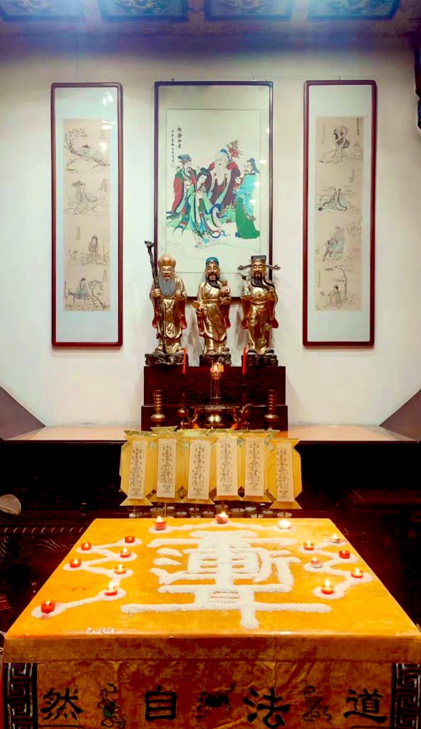 不同的大运是你隐形的手脚，会推着你前进，有的大运会让你暴躁，有的会让话痨的你变得沉默寡言…用在面相同理，你脸上走到长得好的五官上做事就是顺，比如颧骨长得好对应四十五六岁，那你就是得权势就是有威严。最后你想做的决定不管对与错都要你自己来做，自己想往哪走往哪走，无心插柳柳成荫……