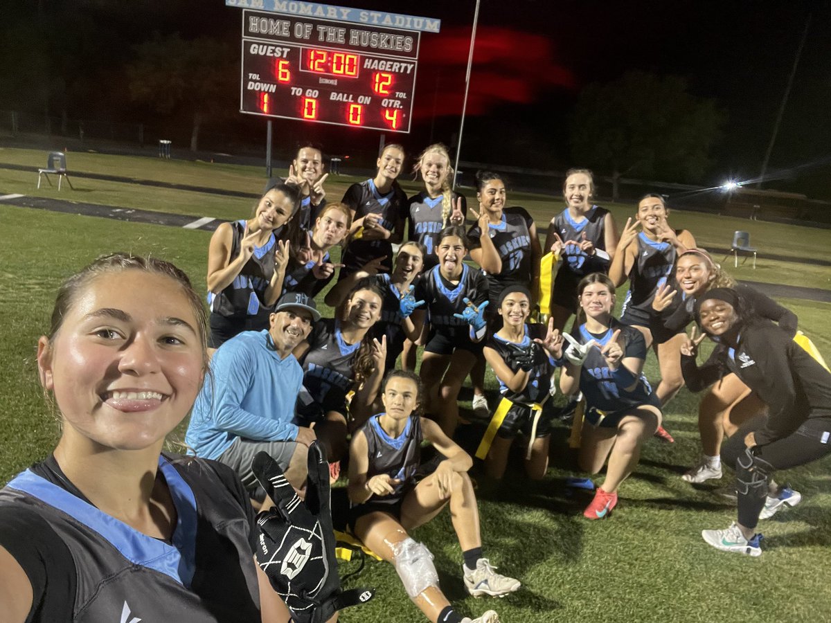 HagertyHSGFF's tweet photo. Your Huskies take the WIN tonight over Seminole 12-6 🙌🏼 12-6 

Courtney Dusart (2TD passes) to Gabrielle Cervantes (2TD receptions) 1 in overtime for win. Defense with huge goaline stop in OT to setup the W.

 #GoHuskies @HagertySports @FlaHSFootball @osvarsity https://t.co/b49EVokBRM