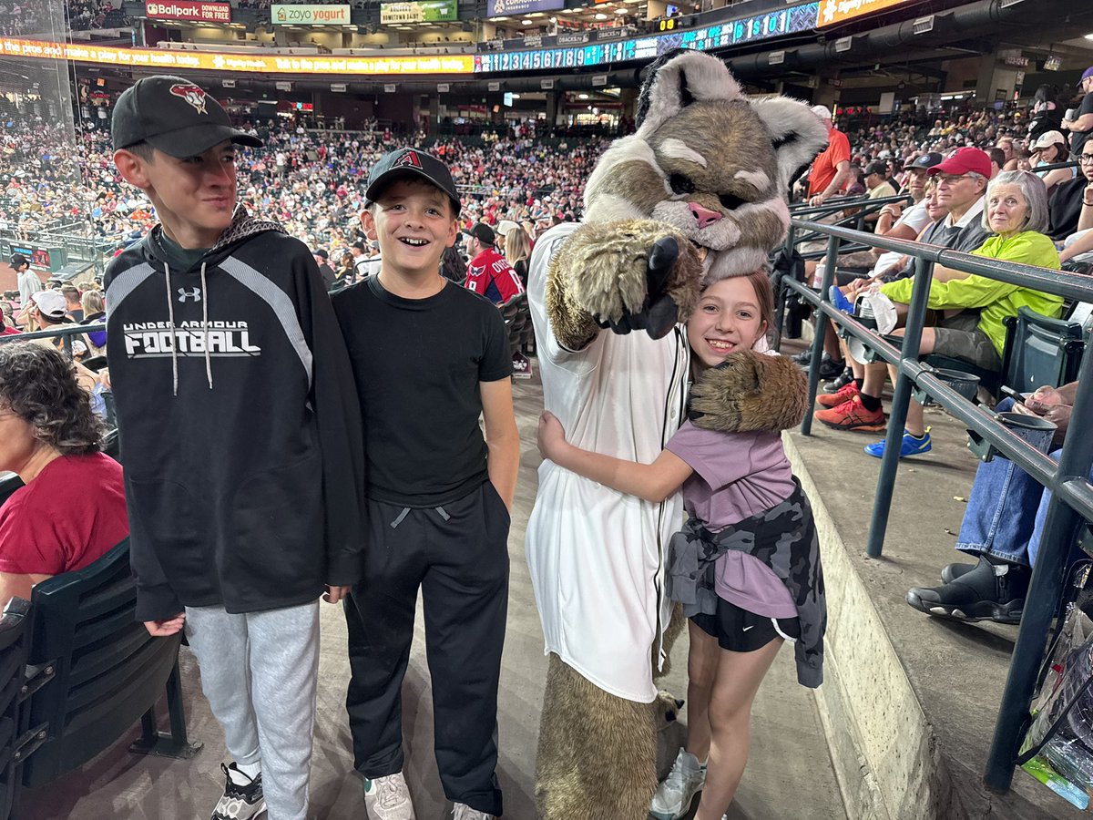 First DBacks game for the birthday girl Ellie! 11 today! #Dbacks