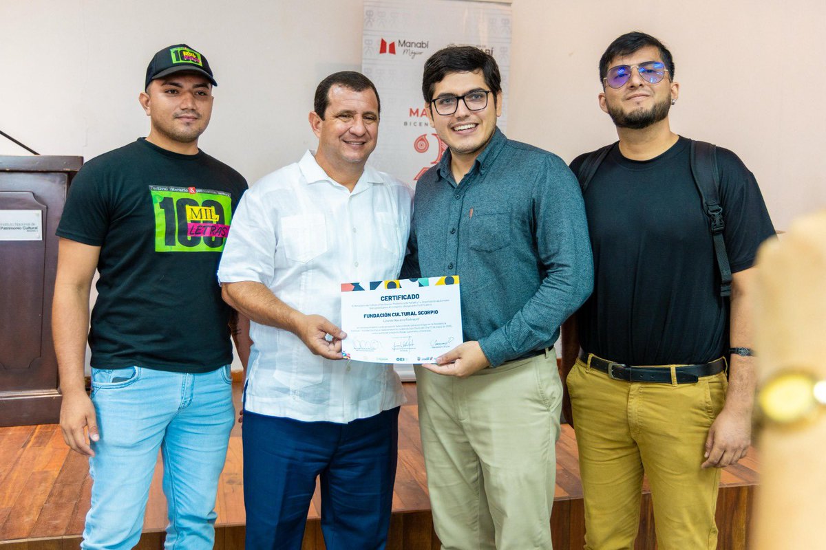Leoorlandoa's tweet photo. La cultura fomenta la reconstrucción del tejido social y el desarrollo de nuestra provincia. Nos sentimos orgullosos de los artistas y gestores culturales de seis cantones que representarán a Manabí y el país, en el programa de formación en el Centro Cultural Itaú de São Paulo, Brasil. 

Agradecemos y valoramos la confianza de todos los que participaron a través del proyecto “Rutas Culturales y Creativas de Manabí”, entre la Prefectura y Ministerio de Cultura y Patrimonio, que hoy se convierten en embajadores de nuestra cultura, arte y tradiciones

#ManabiNoSeDetiene 💪🏻