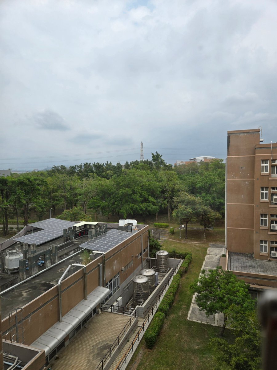 好欸明天的課調到今天上完了
又是一個四天連假🙂‍↕️
剛放完六天上兩天又要放四天了有點太爽