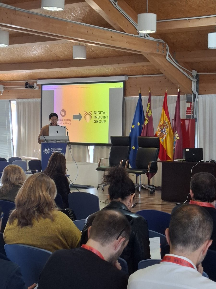 Laboratorio Temporal (@eltiempolate) on Twitter photo Segunda jornada del #35SimposioDCS 🔥
Comenzamos con la ponencia de Teresa Ortega 'Pensamiento histórico y razonamiento cívico en línea'
👉🏽 Presenta el compañero de <a href="/eltiempolate/">Laboratorio Temporal</a> Jorge Ortuño. Segunda jornada del #35SimposioDCS 🔥
Comenzamos con la ponencia de Teresa Ortega 'Pensamiento histórico y razonamiento cívico en línea'
👉🏽 Presenta el compañero de <a href="/eltiempolate/">Laboratorio Temporal</a> Jorge Ortuño.
