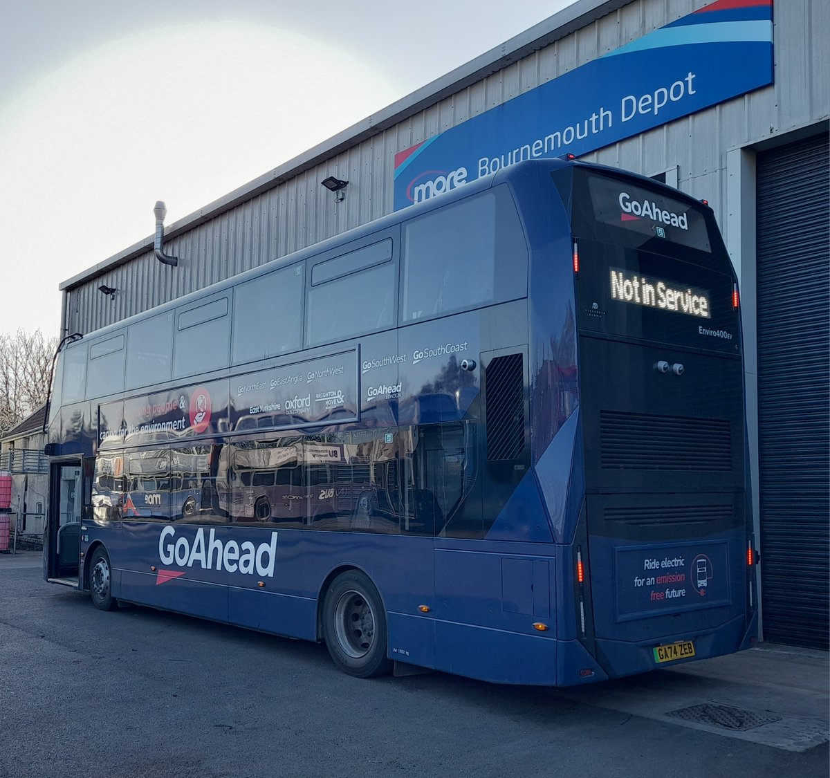 MichaelFreebor4's tweet photo. After a short hiatus whilst receiving some updates the Go Ahead ADL Electric demonstrator has returned to the South coast. Look out for it shortly on our University routes during the week and on our morebus network at weekends! https://t.co/uBIQsdgpAP