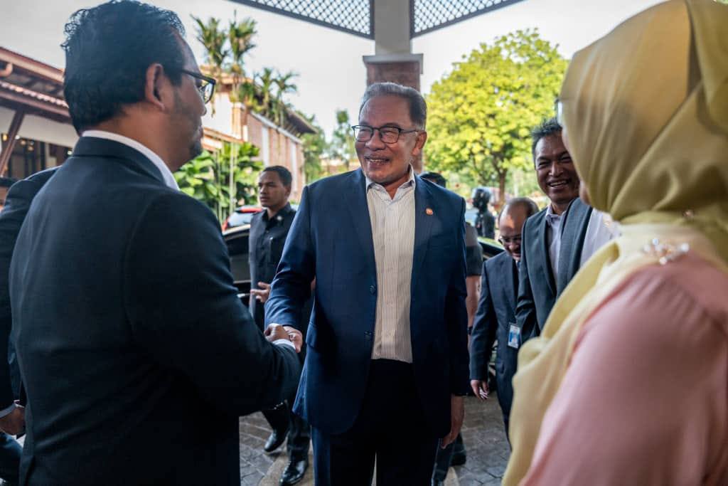 DrZulkifliHasan's tweet photo. Doakan Islam terus subur, mekar dan terjamin di bumi Malaysia.  🤲🇲🇾🇵🇸 

#PrayForPalestine #SaveAlQuds 
#MadaniBekerja #MadaniMembantu #SebarkanSalam #KitaKawan 

6/6 https://t.co/I71LIVH5rA