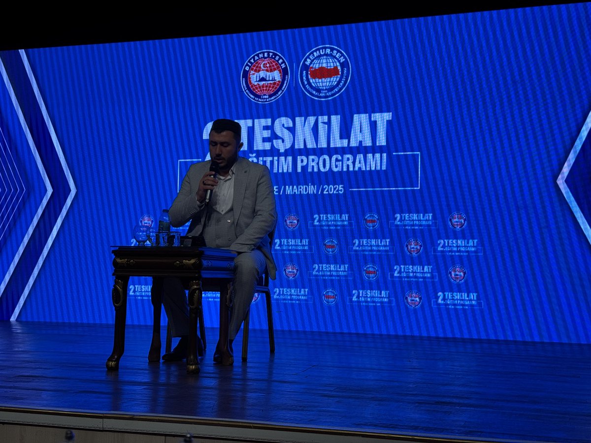 evsenomer1's tweet photo. Diyanet-Sen 2. Teşkilat Eğitimi 6. Bölge programı Mardin’de Kuranı Kerim tilavetiyle başladı. Programın hayırlı olmasını diliyorum. İstifade edilen güzelliklerle dolu bir program olmasını umuyorum. https://t.co/ujTmpMH5Sx