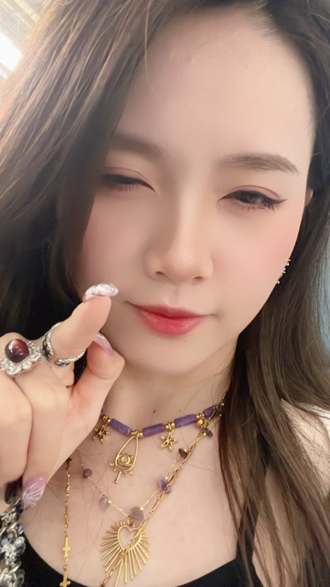 lianghe_vtuber's tweet photo. 嗨
有搞定鏡頭的話今天來開露臉直播
沒搞定就不開 https://t.co/ttfxhneYQX