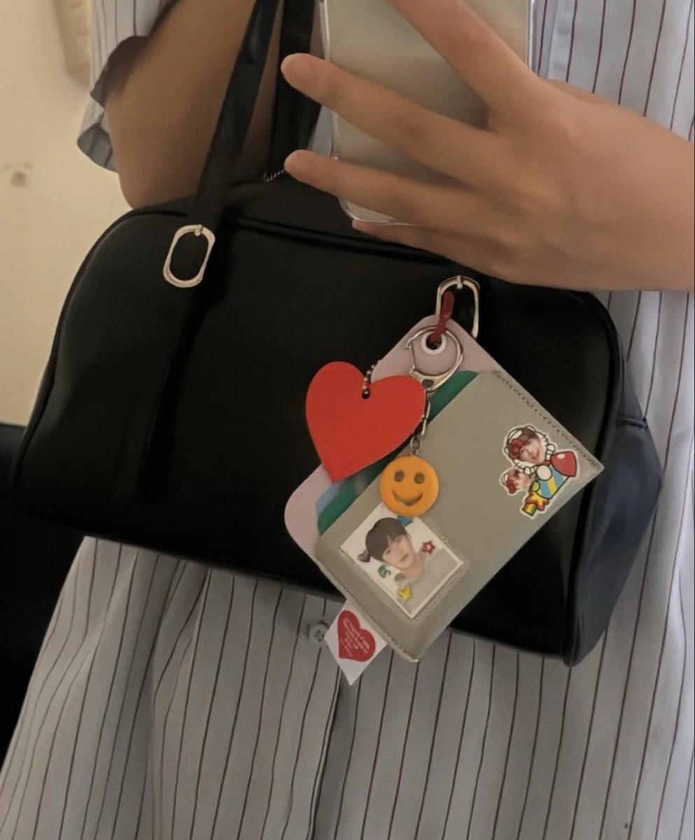 byraa___'s tweet photo. Ide self reward buat ngabisin uang THR🎁✨️ https://t.co/PxrPiCpV2A